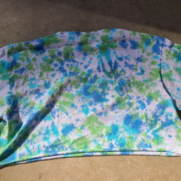 Hand made tie dye SpongeBob crop top. - Picture 2 of 4